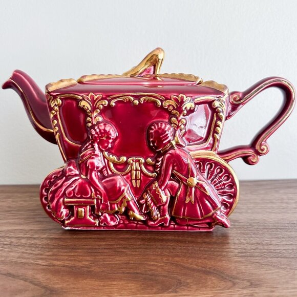 Cinderella Carriage Teapot with Gold Gilding, Ellgreave Pottery Co, 1941-1952 - Picture 5 of 10